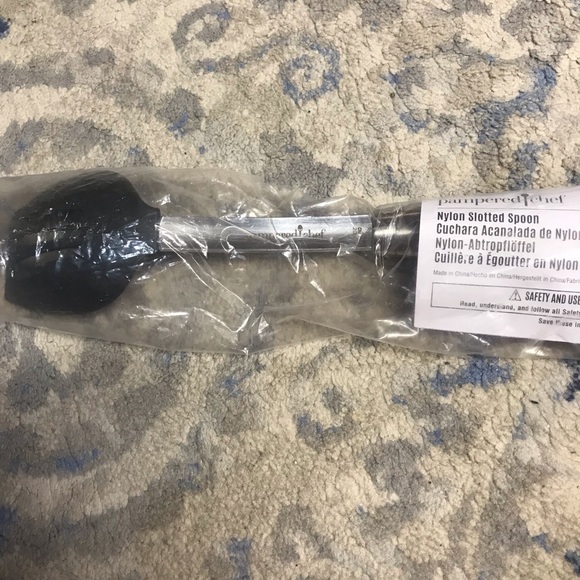 Nylon Slotted Spoon - Picture 3 of 3